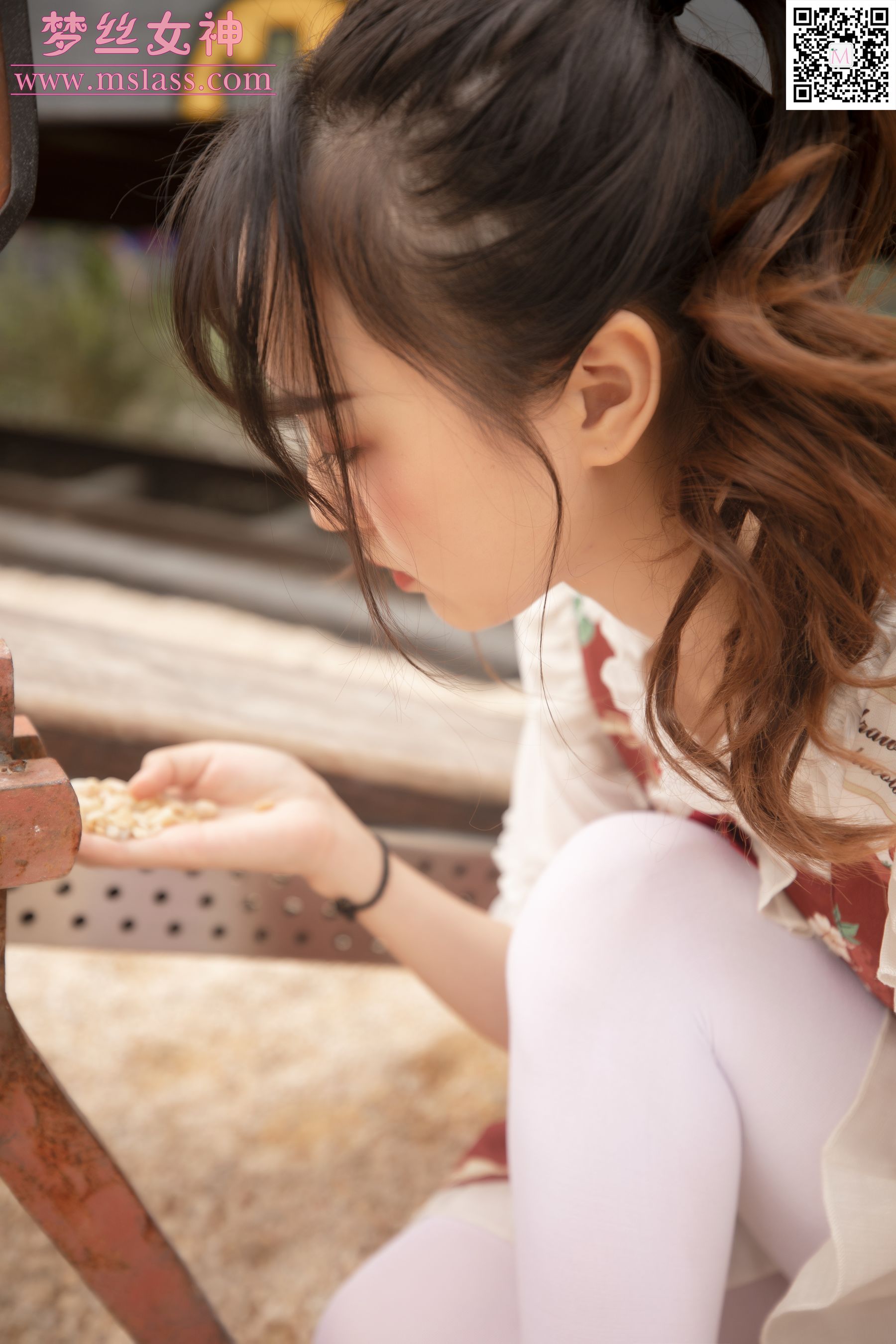 [梦丝女神MSLASS]  玥玥 白丝洛丽塔（71P）