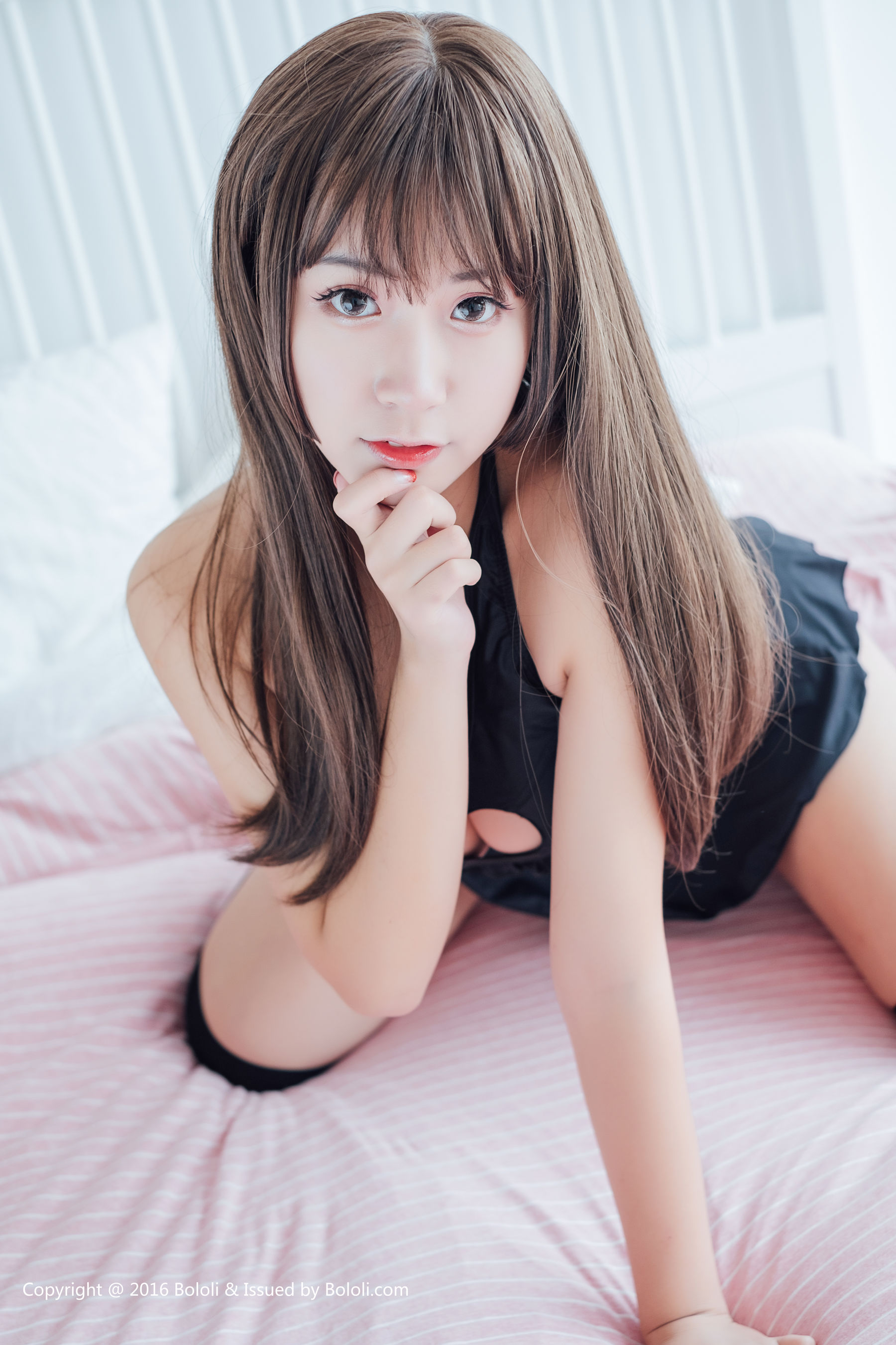 猫九酱《桃心开胸背心诱惑系列》 [Bololi波萝社] BOL.020（41P）