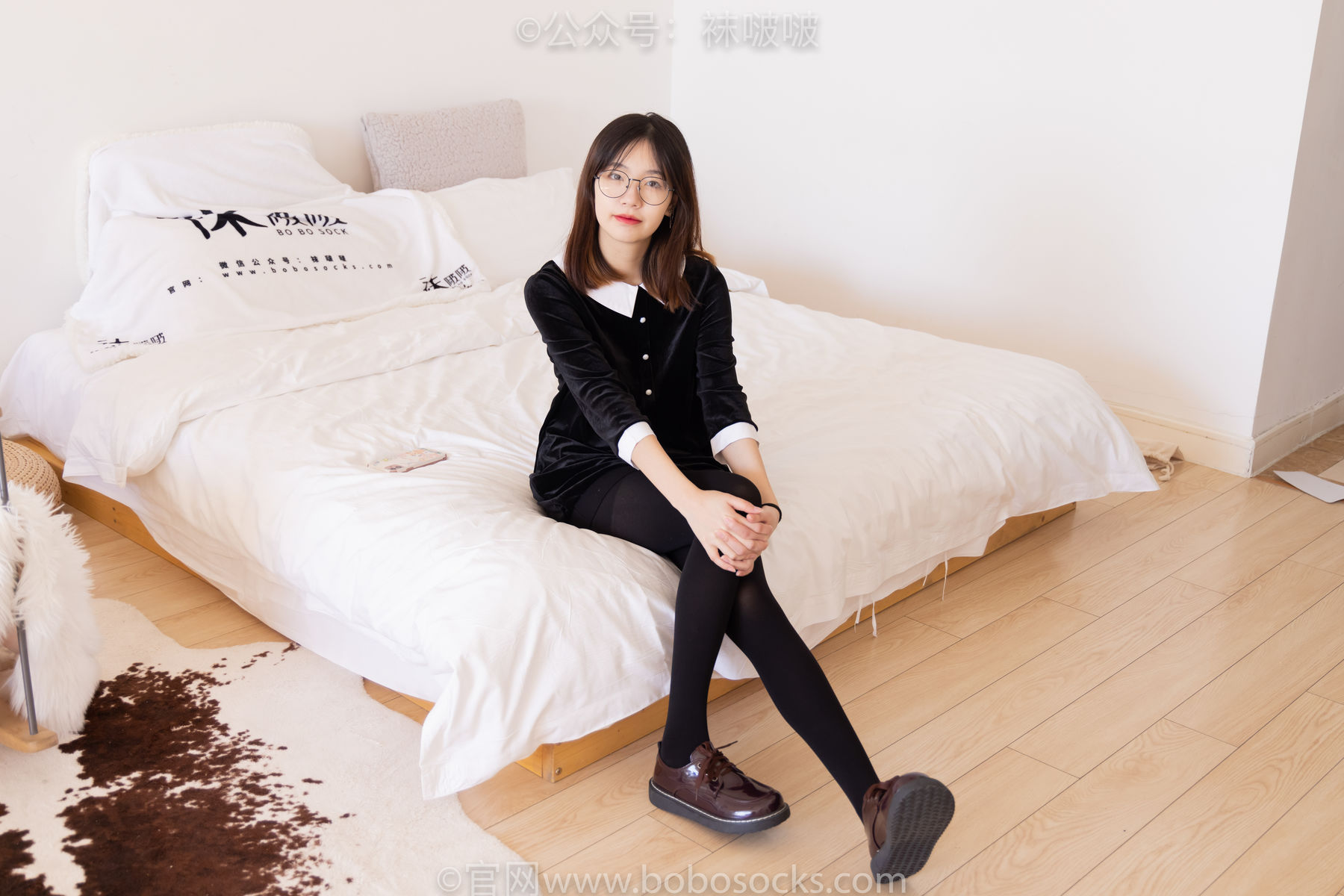 BoBoSocks袜啵啵 No.053 小甜豆-皮鞋、厚黑丝、黑色蕾丝船袜（138P）