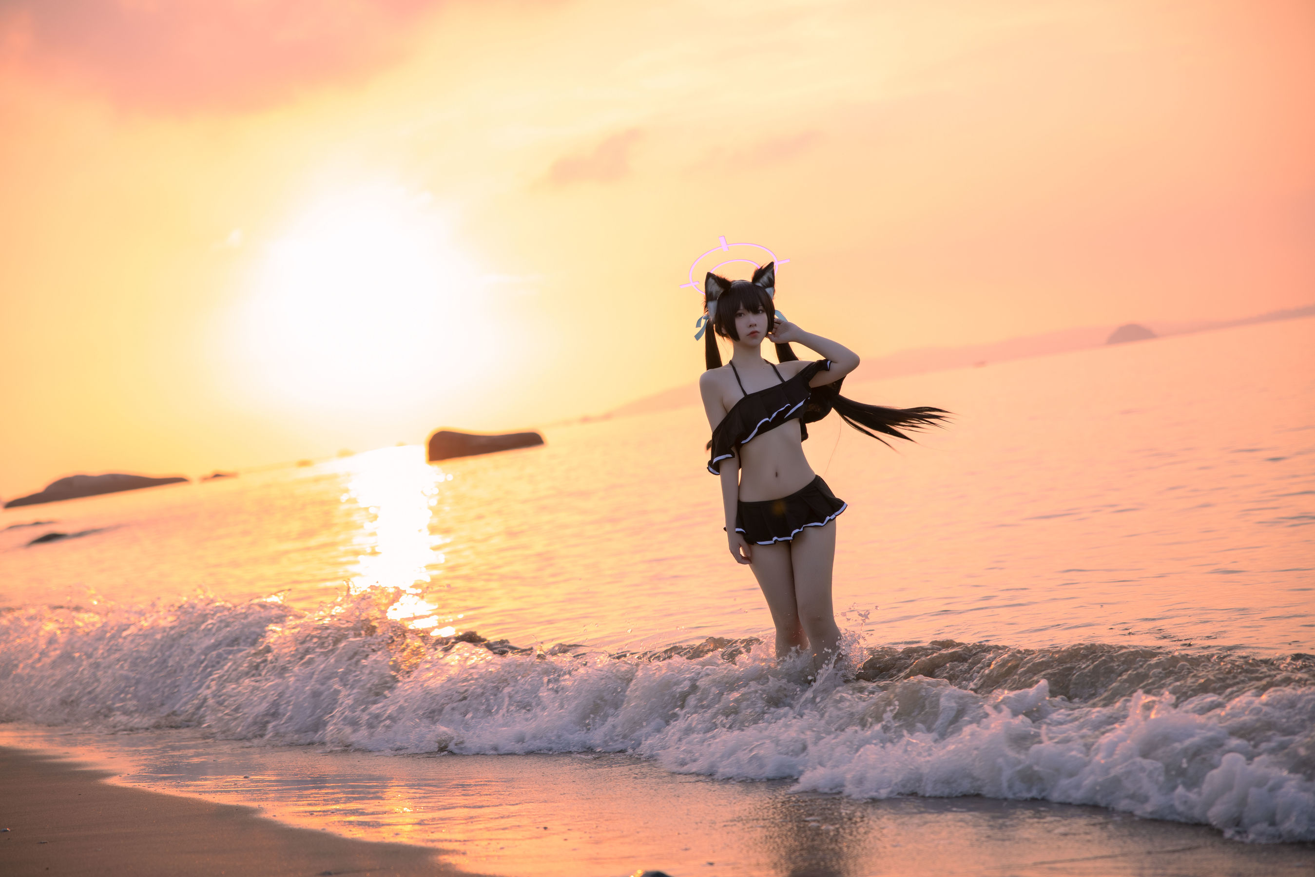 [福利COS] 动漫博主G44不会受伤 - 碧蓝档案 黑見芹香 海边泳装（20P）