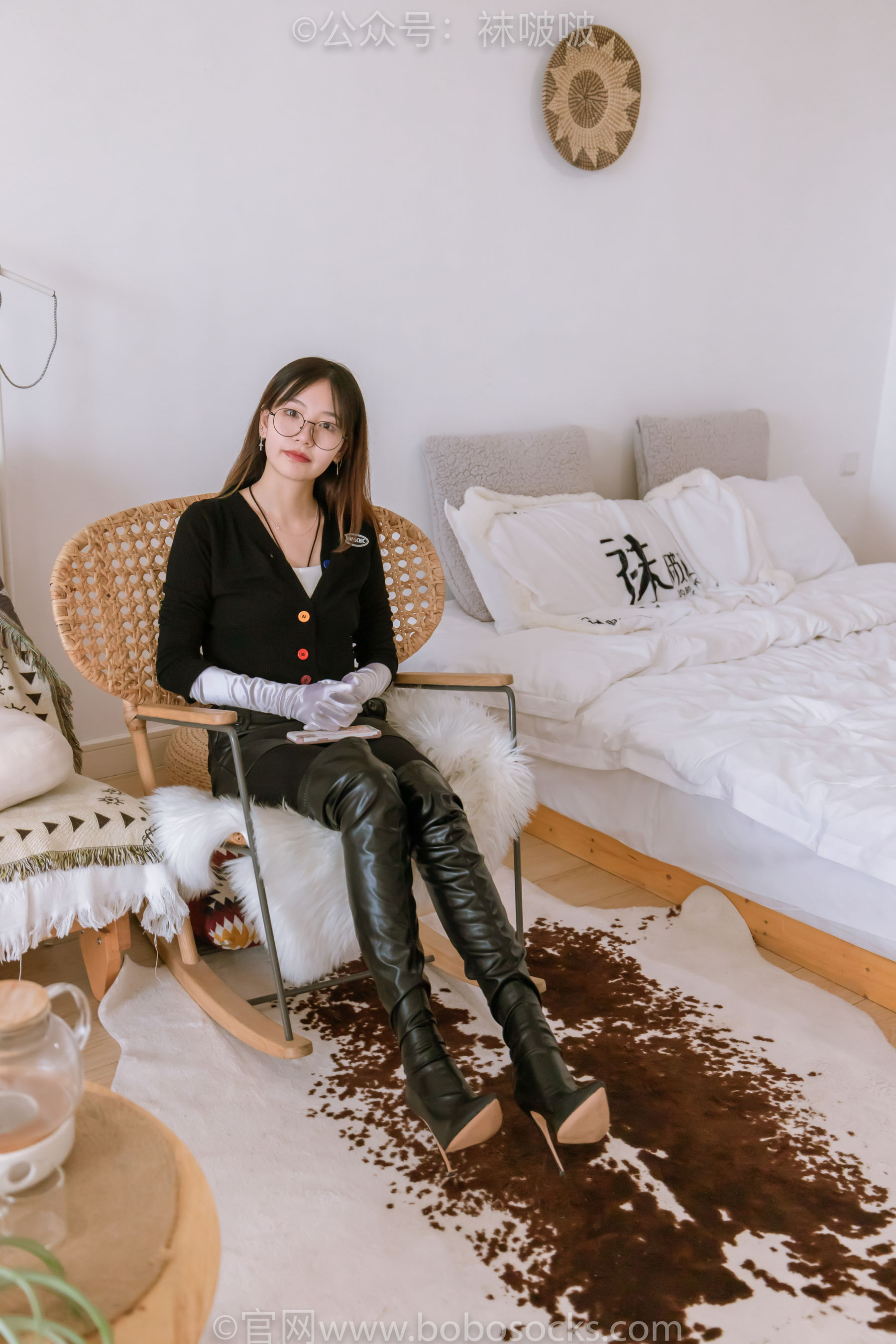 BoBoSocks袜啵啵 No.041 小甜豆-高跟长靴、黑色踩脚裤、肉丝（138P）