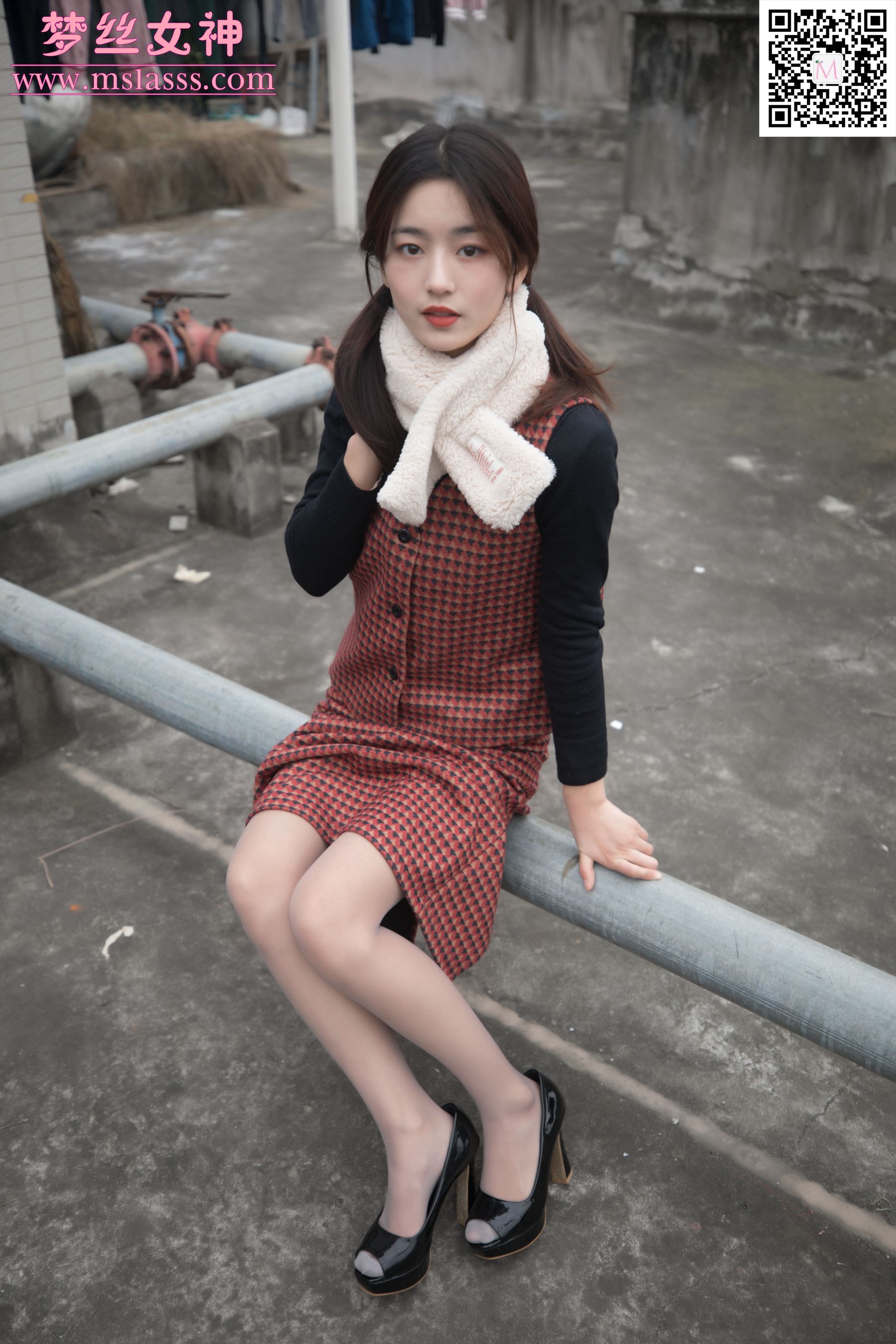 [梦丝女神MSLASS]  璇璇 天台少女（53P）