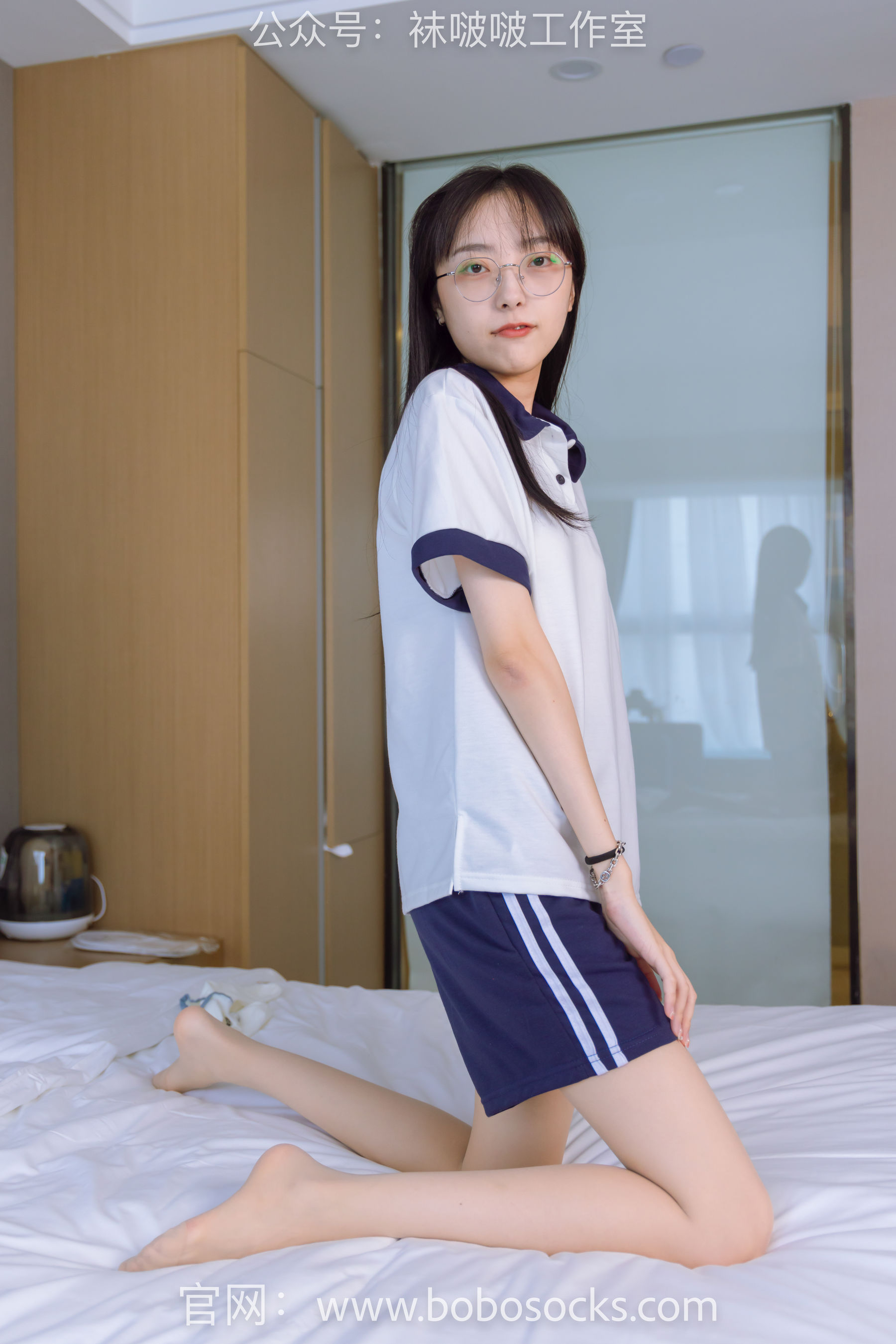 BoBoSocks袜啵啵 No.118 稚予-运动鞋、白棉袜、肉丝、踩小熊玩偶（140P）