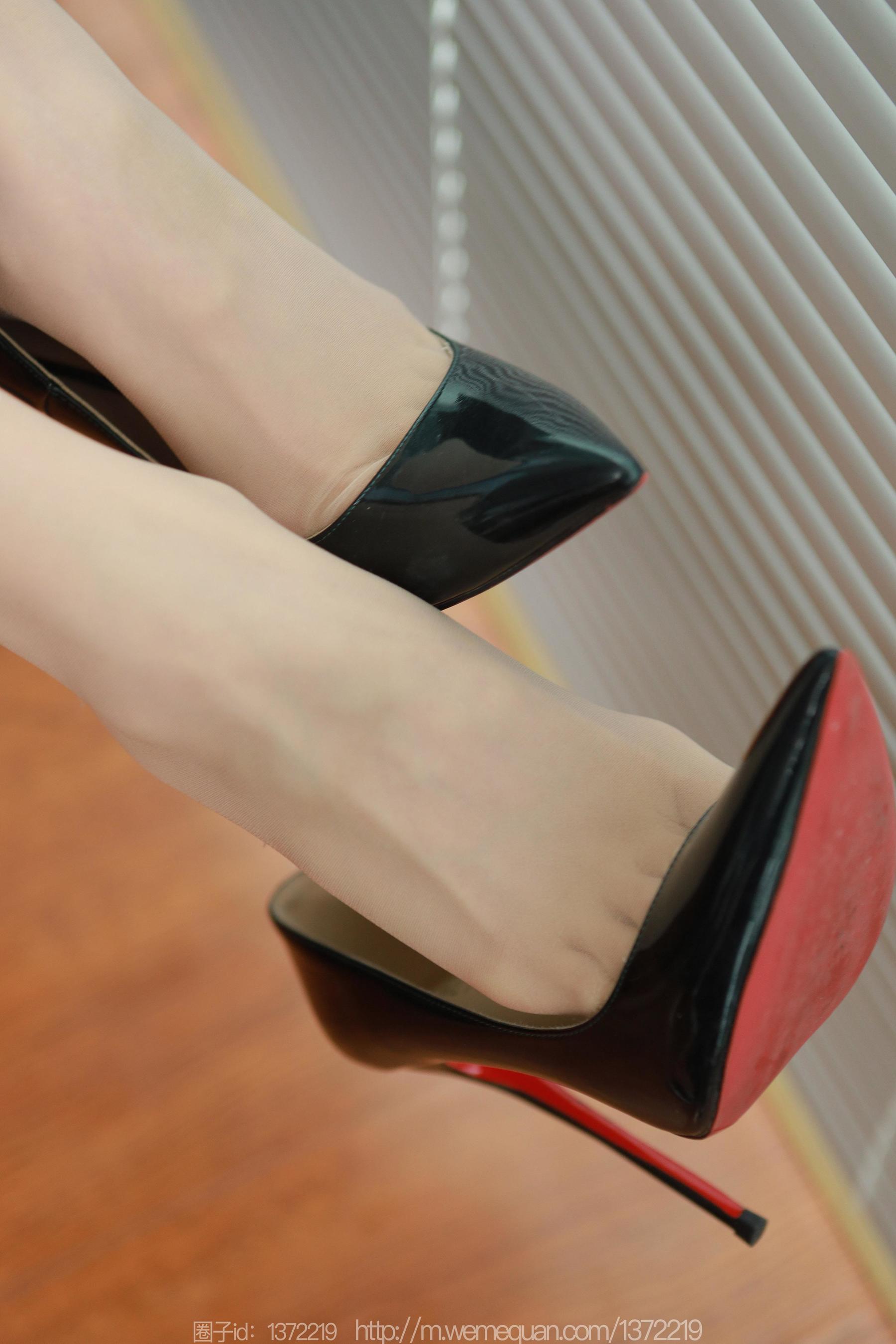 IESS异思趣向 - 模特：兔兔 《情人节新人报道》（96P）