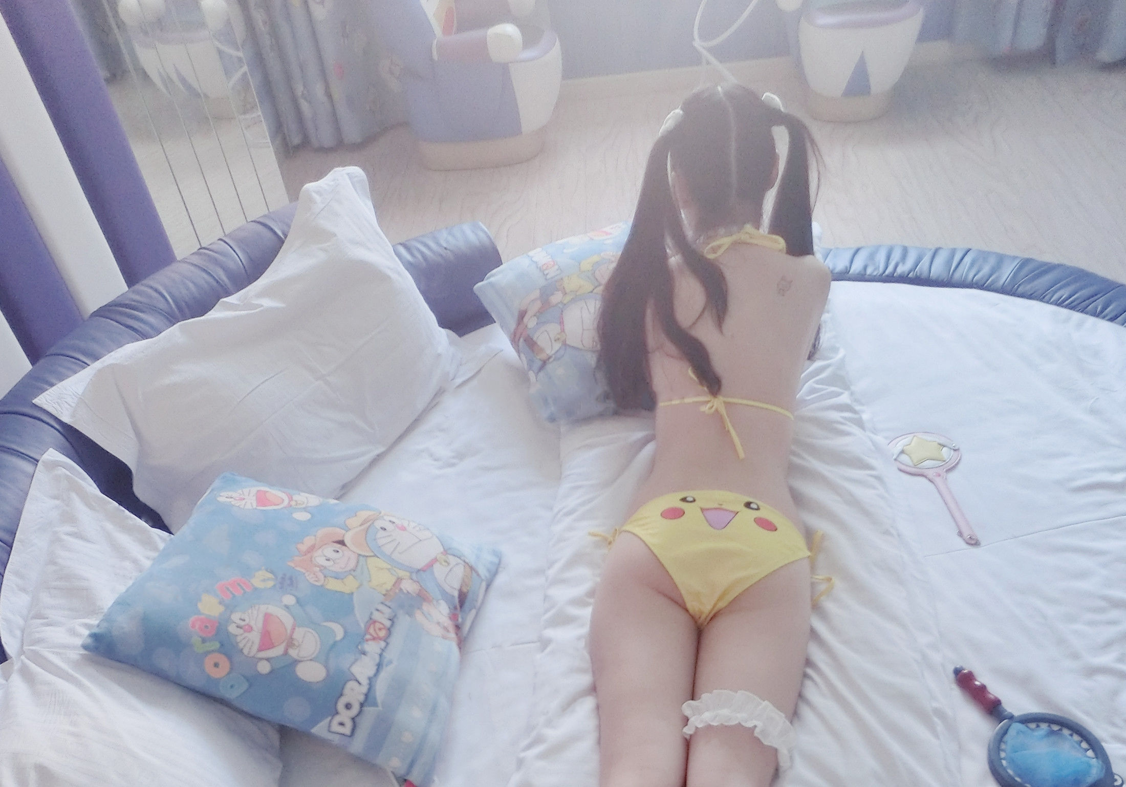 [福利COS] 双马尾少女赛高酱作品 - 皮卡丘比基尼（43P）