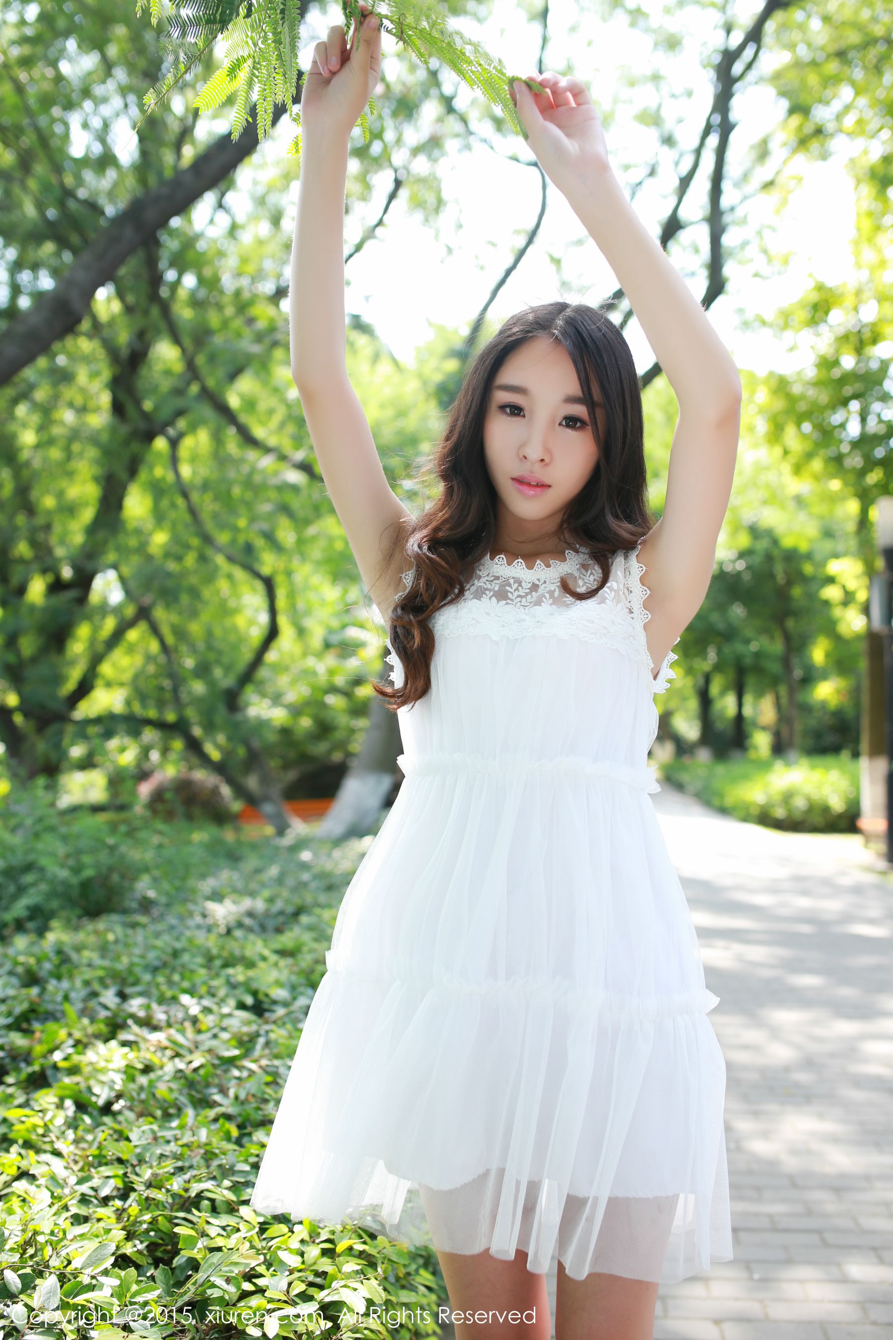 梓萱Crystal《小清新外拍~ 野外露出》 [秀人网XiuRen] No.371（44P）-爱变色