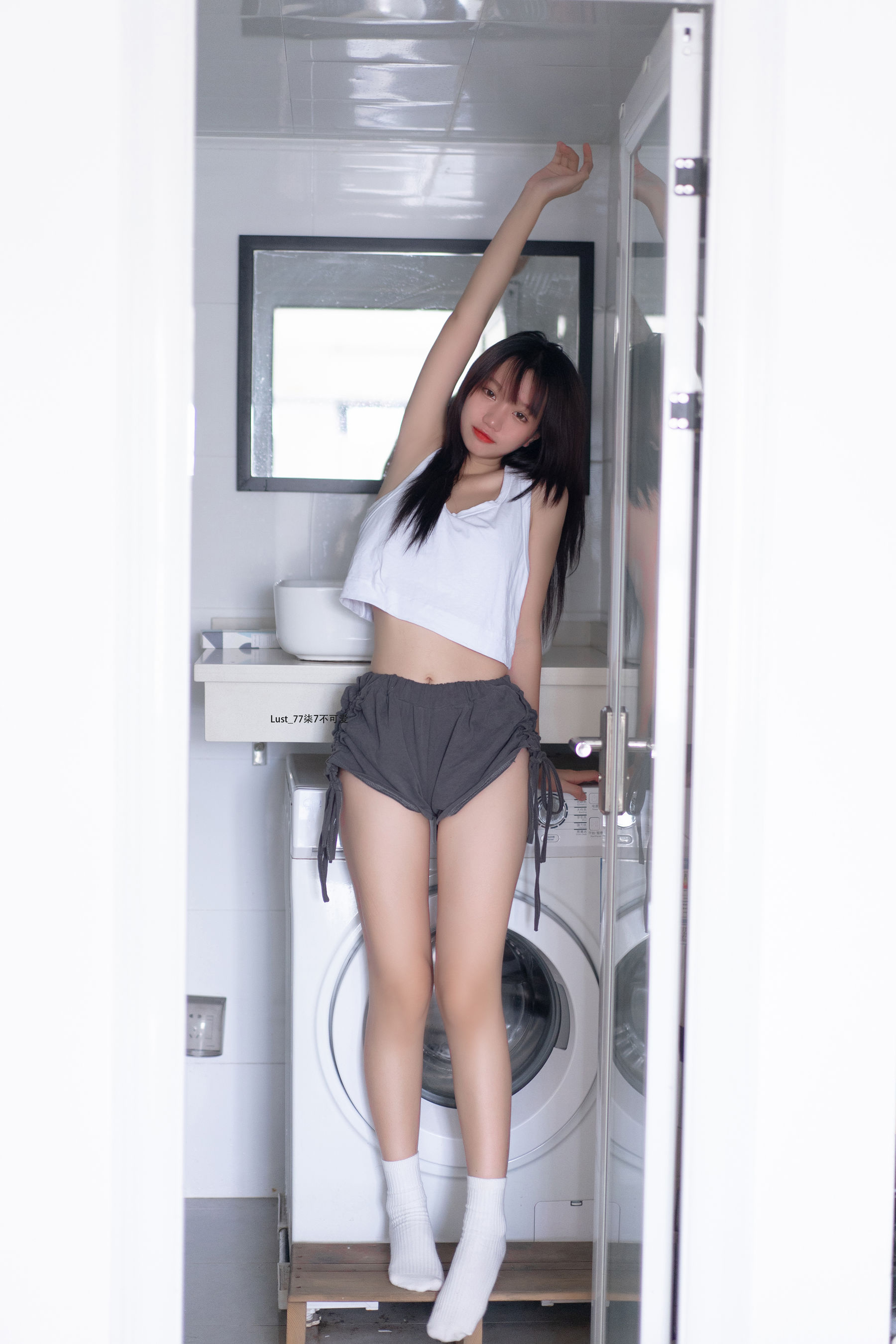 动漫博主柒柒要乖哦 - 初恋背心（111P）