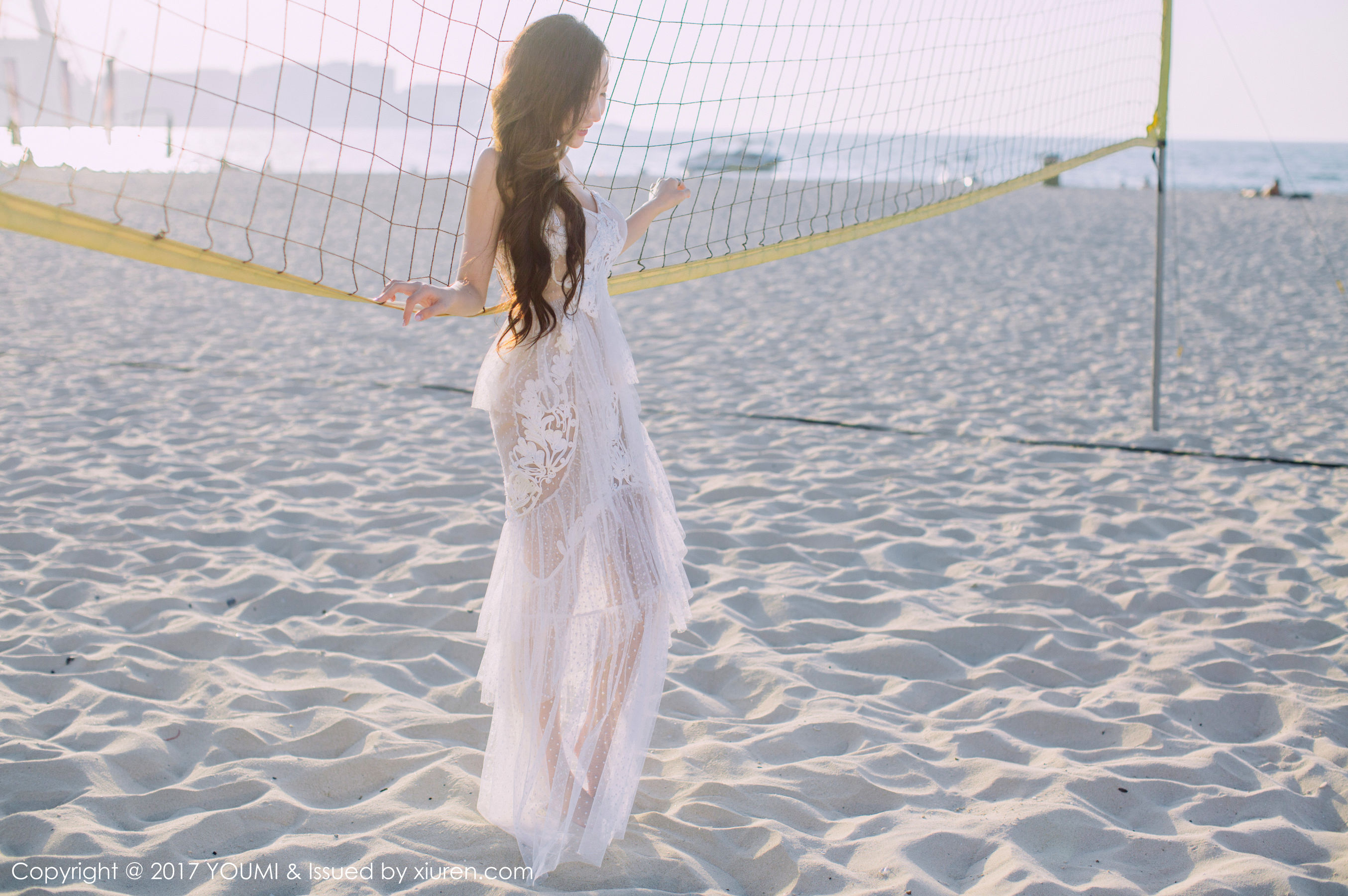 Yumi-尤美《蓝天银滩白云佳人美》 [尤蜜荟YOUMI] VOL.088（41P）-爱变色