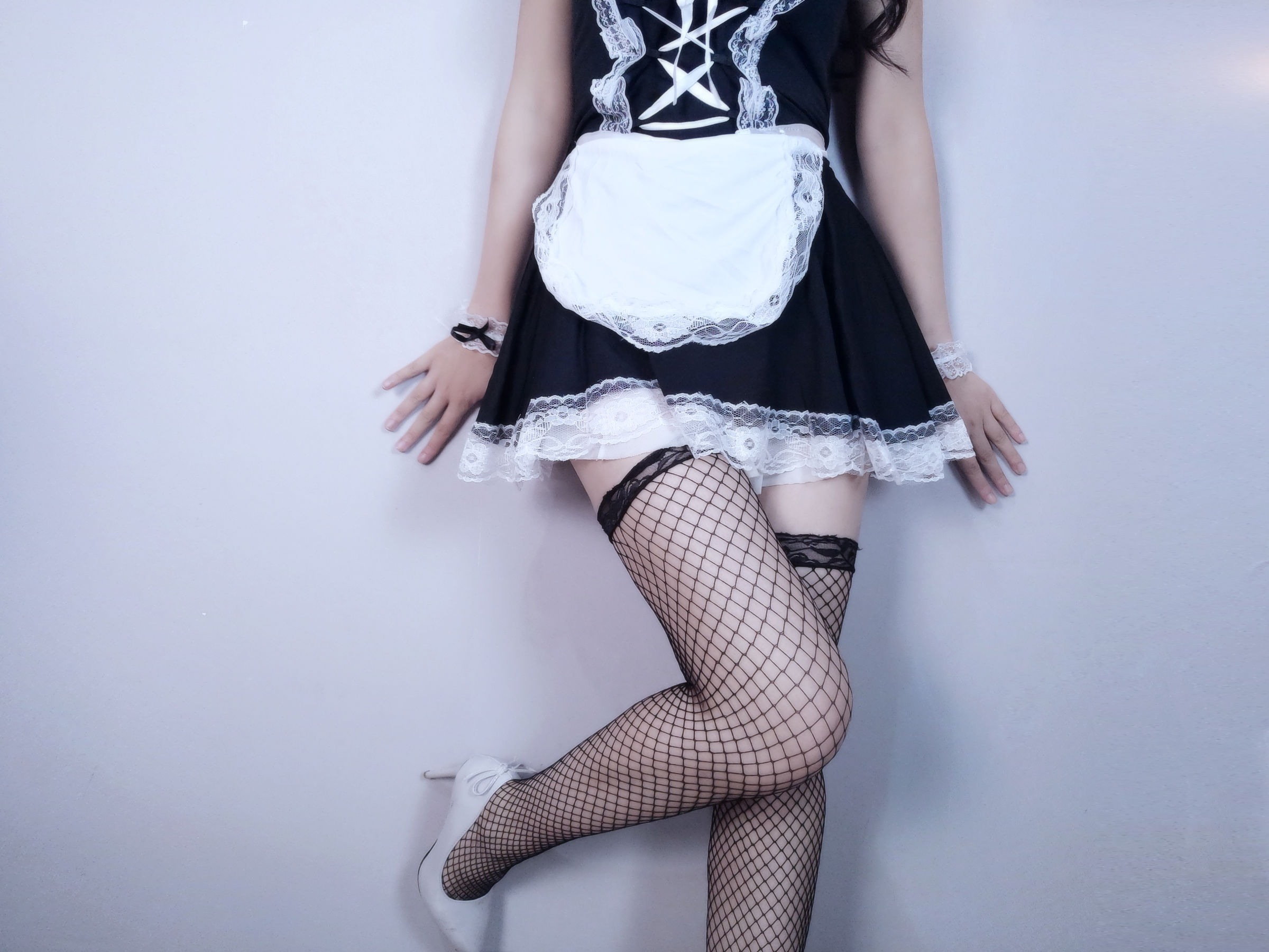 B站羊小雪写真-女仆（17P）