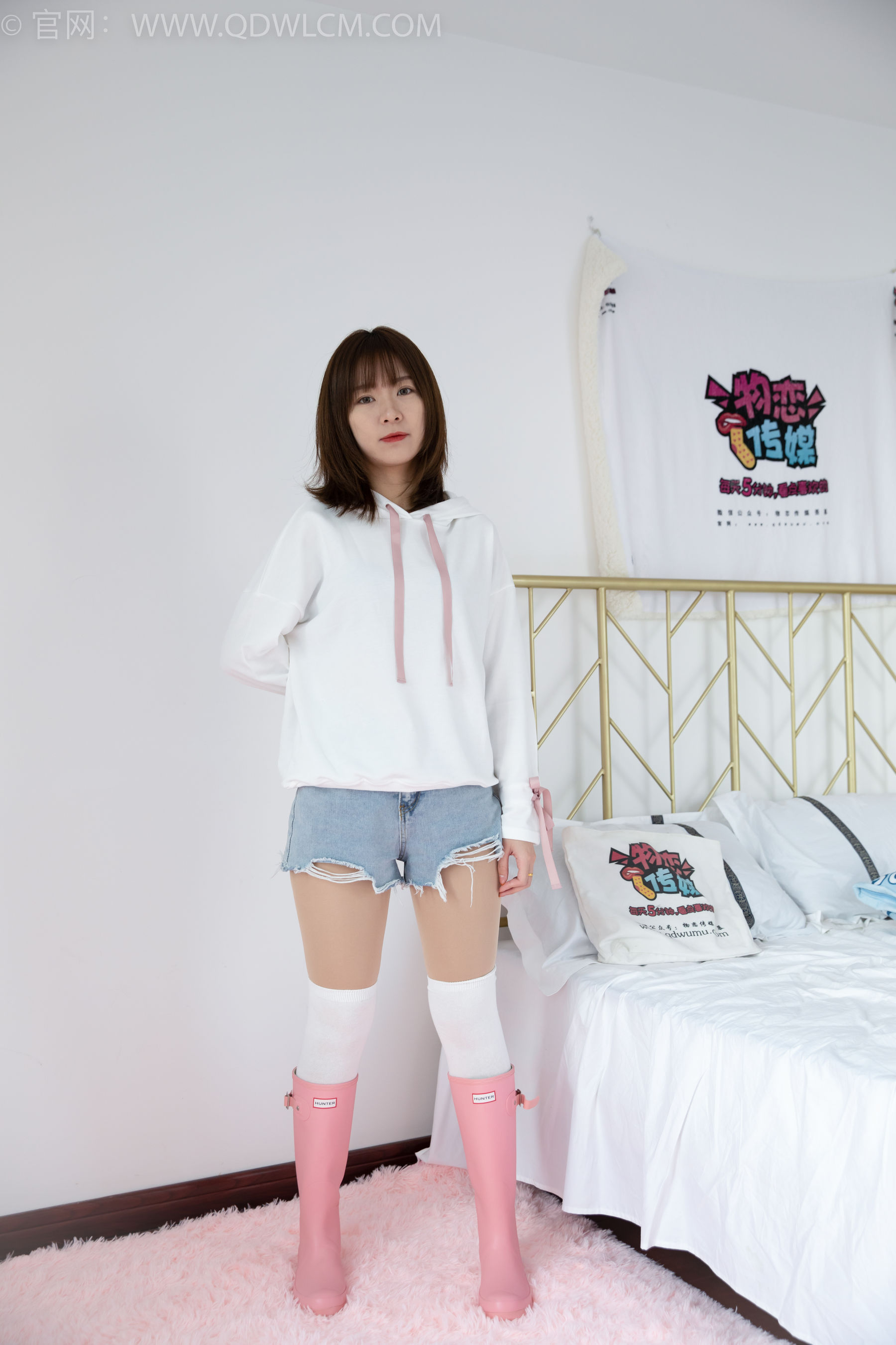 物恋传媒 No.1509 婷婷-黑色的花（161P）