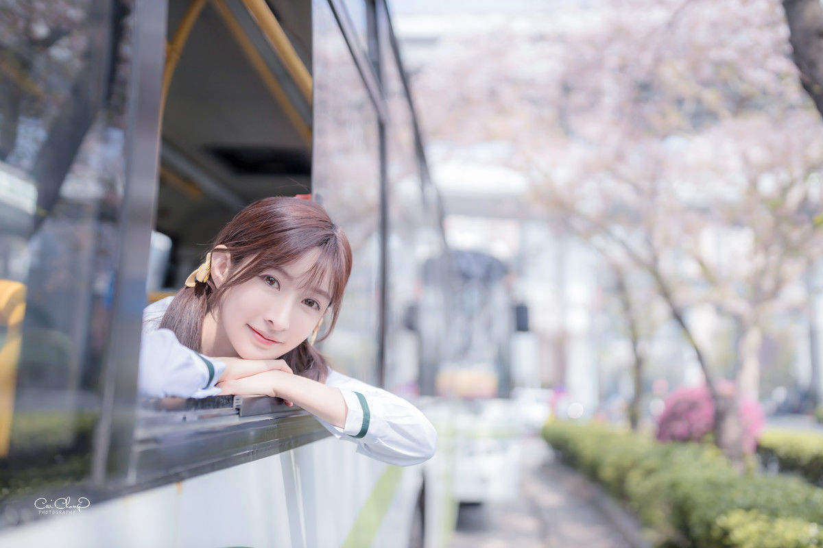 王羽衫 -   JK大巴（19P）