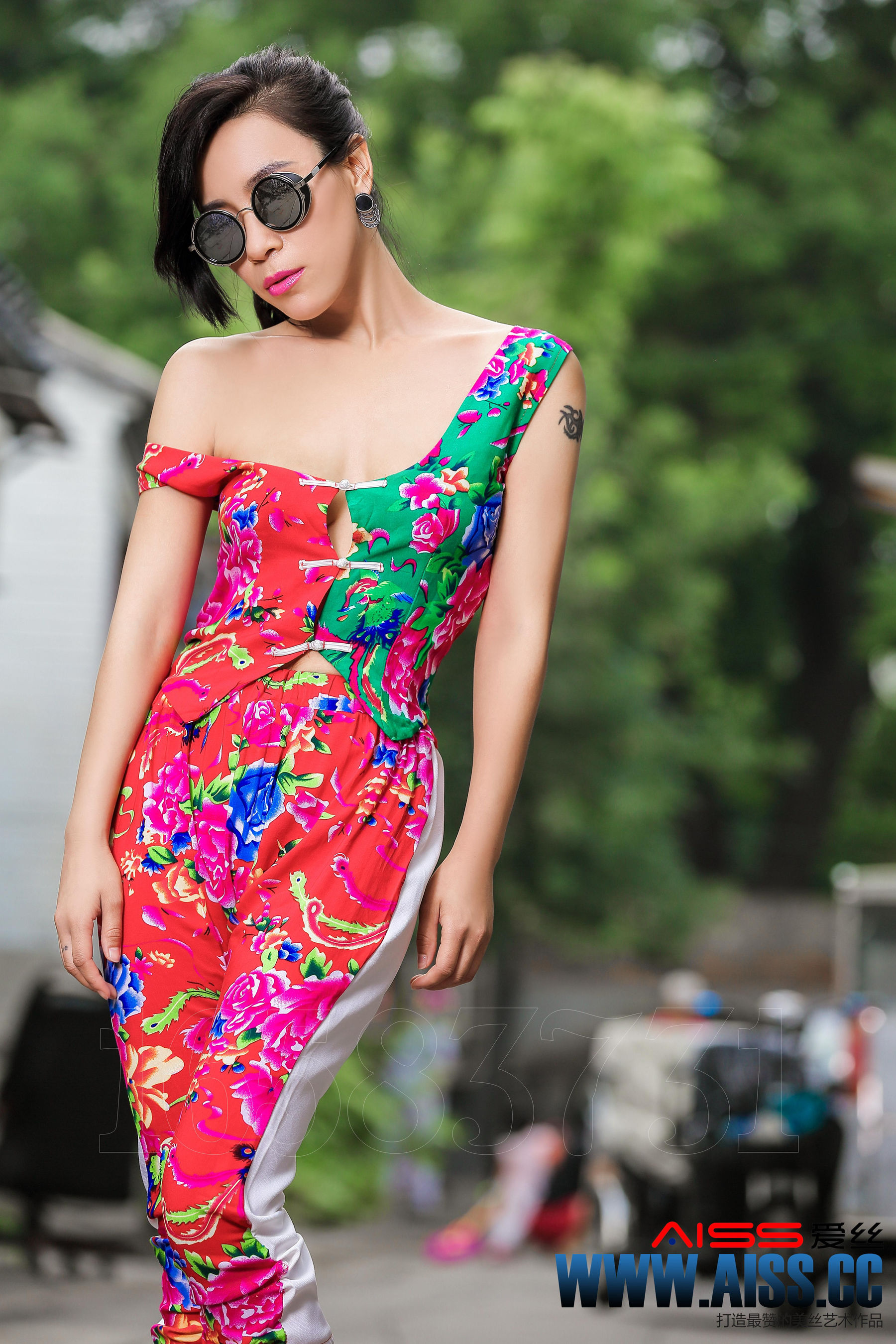 田依依《巷陌》 [AISS爱丝] F5021（64P）