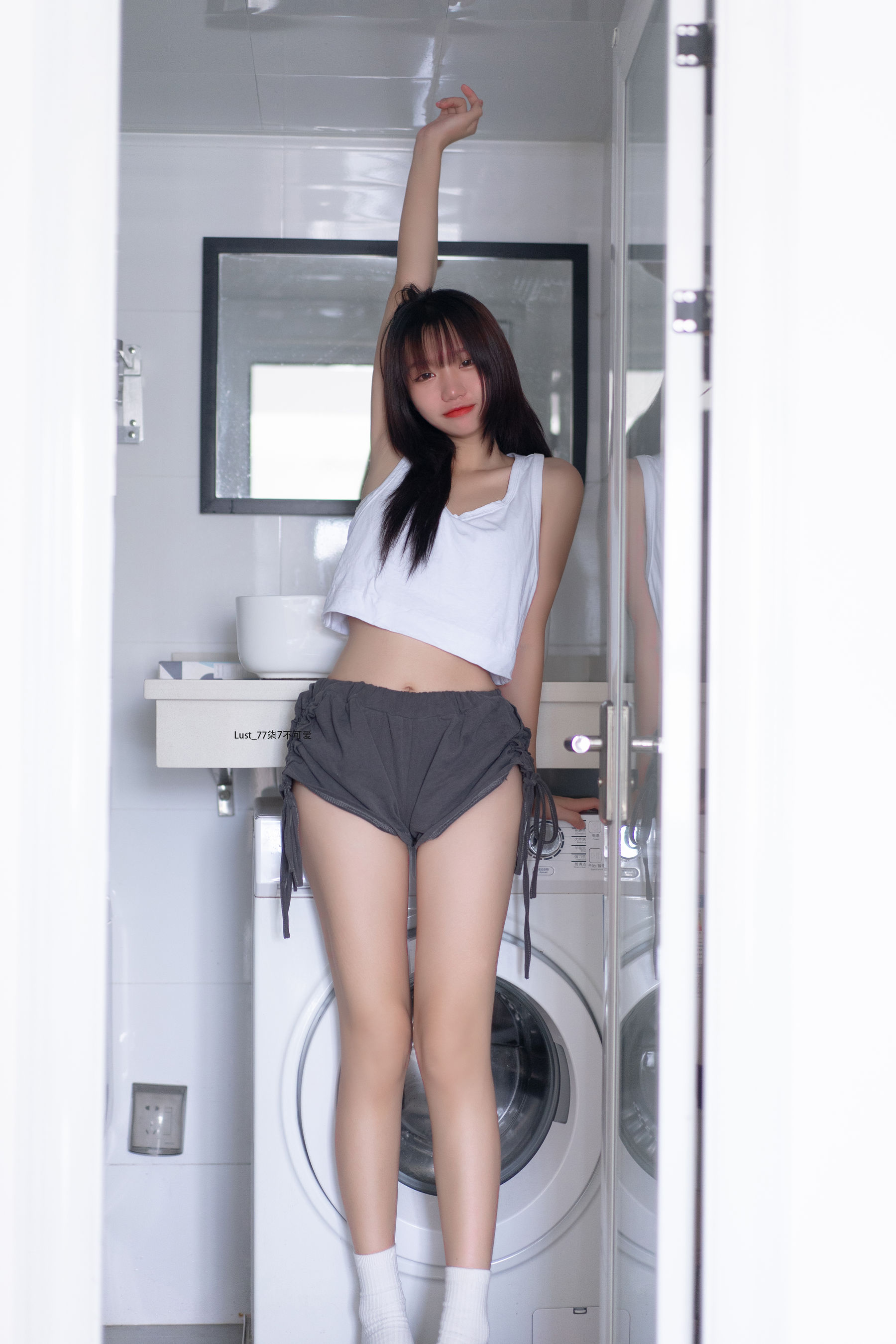 动漫博主柒柒要乖哦 - 初恋背心（111P）