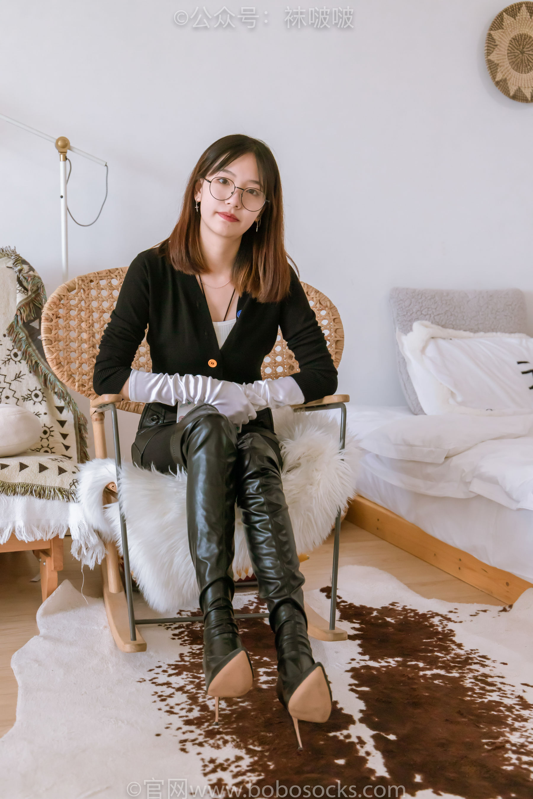 BoBoSocks袜啵啵 No.041 小甜豆-高跟长靴、黑色踩脚裤、肉丝（138P）