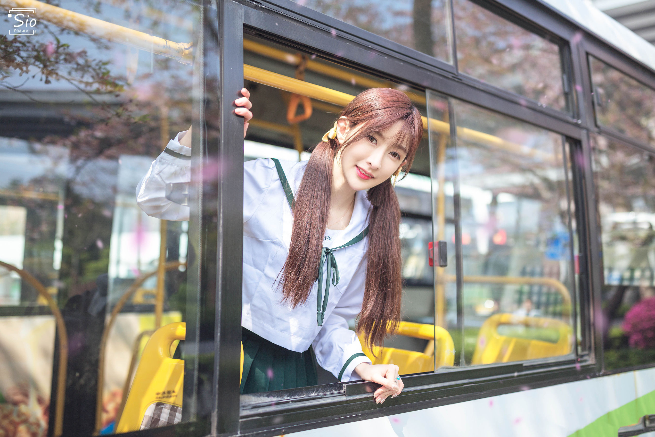 王羽衫 -   JK大巴（19P）