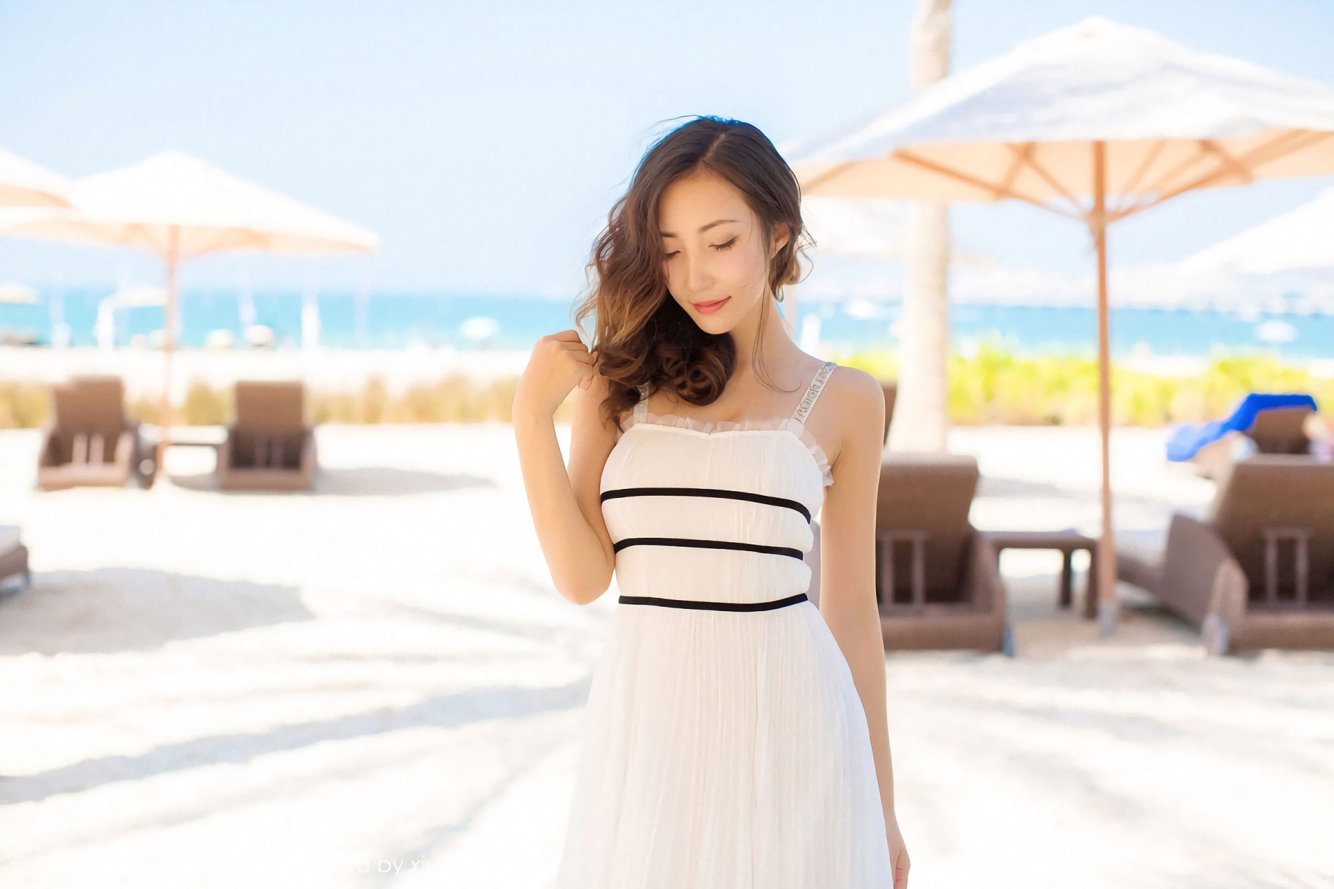 Yumi-尤美《迪拜旅拍 沙滩女神》 [尤蜜荟YouMi] Vol.078（44P）