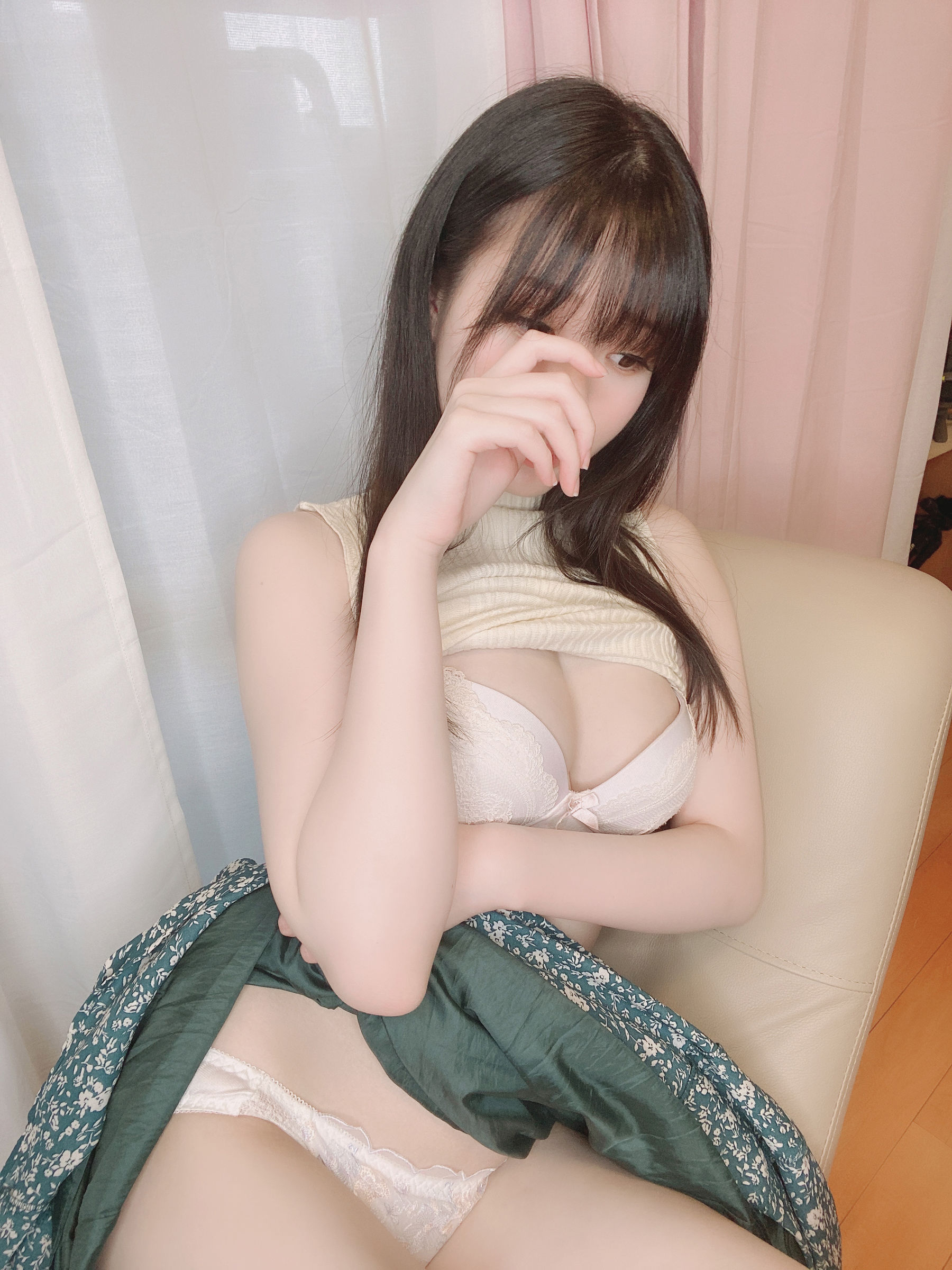 [福利COS] 微博妹纸霜月shimo - お疲れ様でした！（10P）