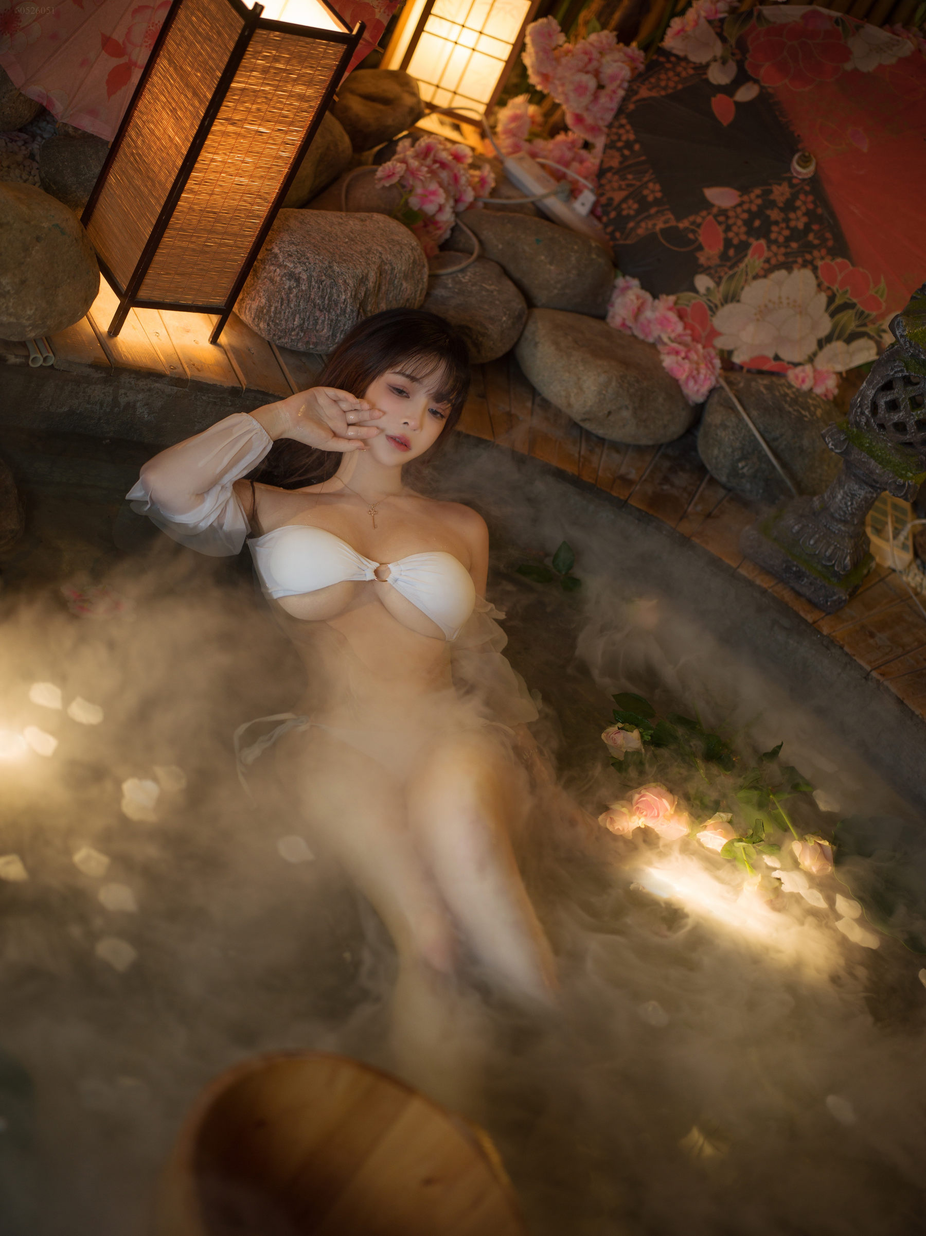 动漫博主叉子宝宝 - 温泉（53P）