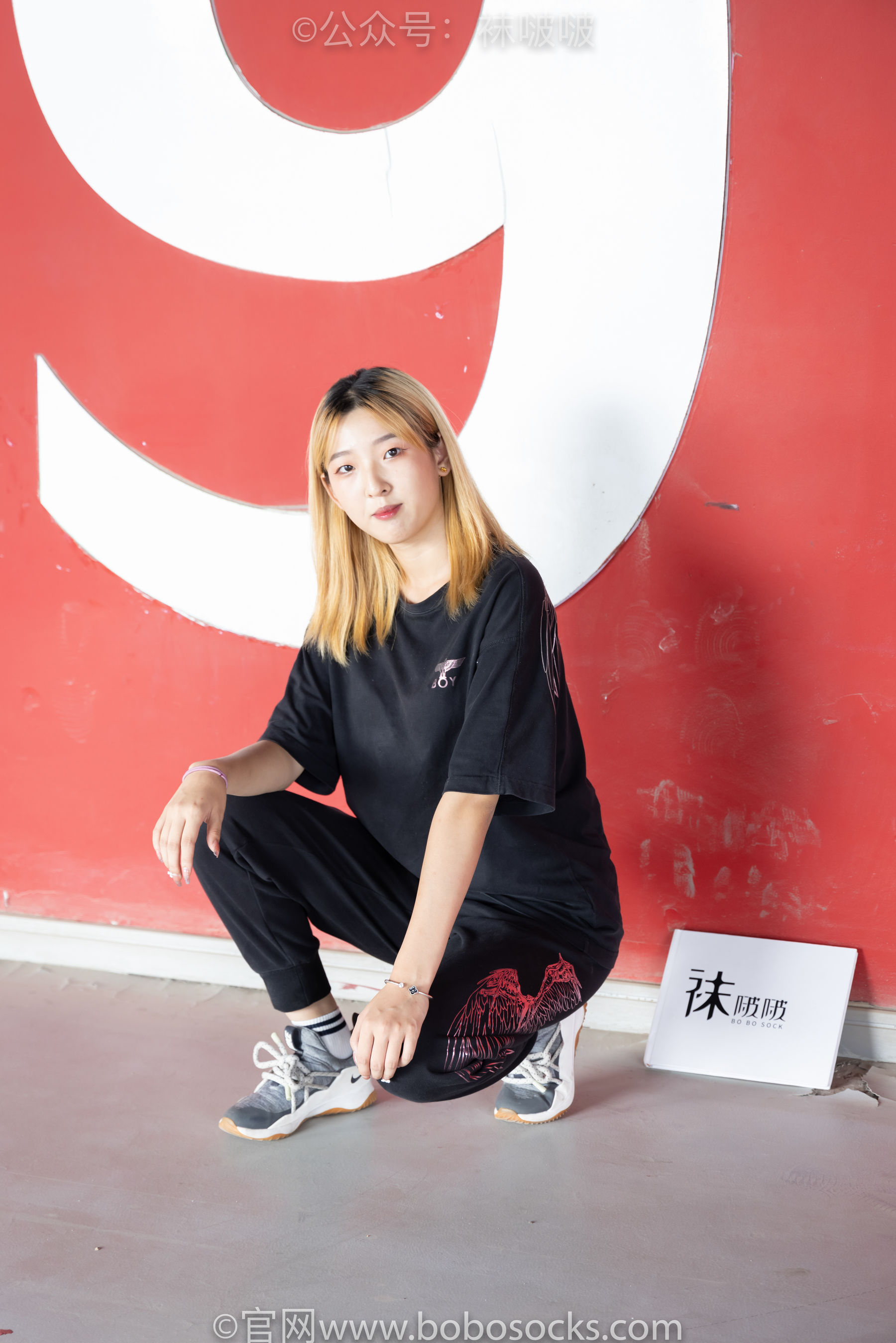 BoBoSocks袜啵啵 No.018 木木-运动鞋、白棉袜、裸足（135P）