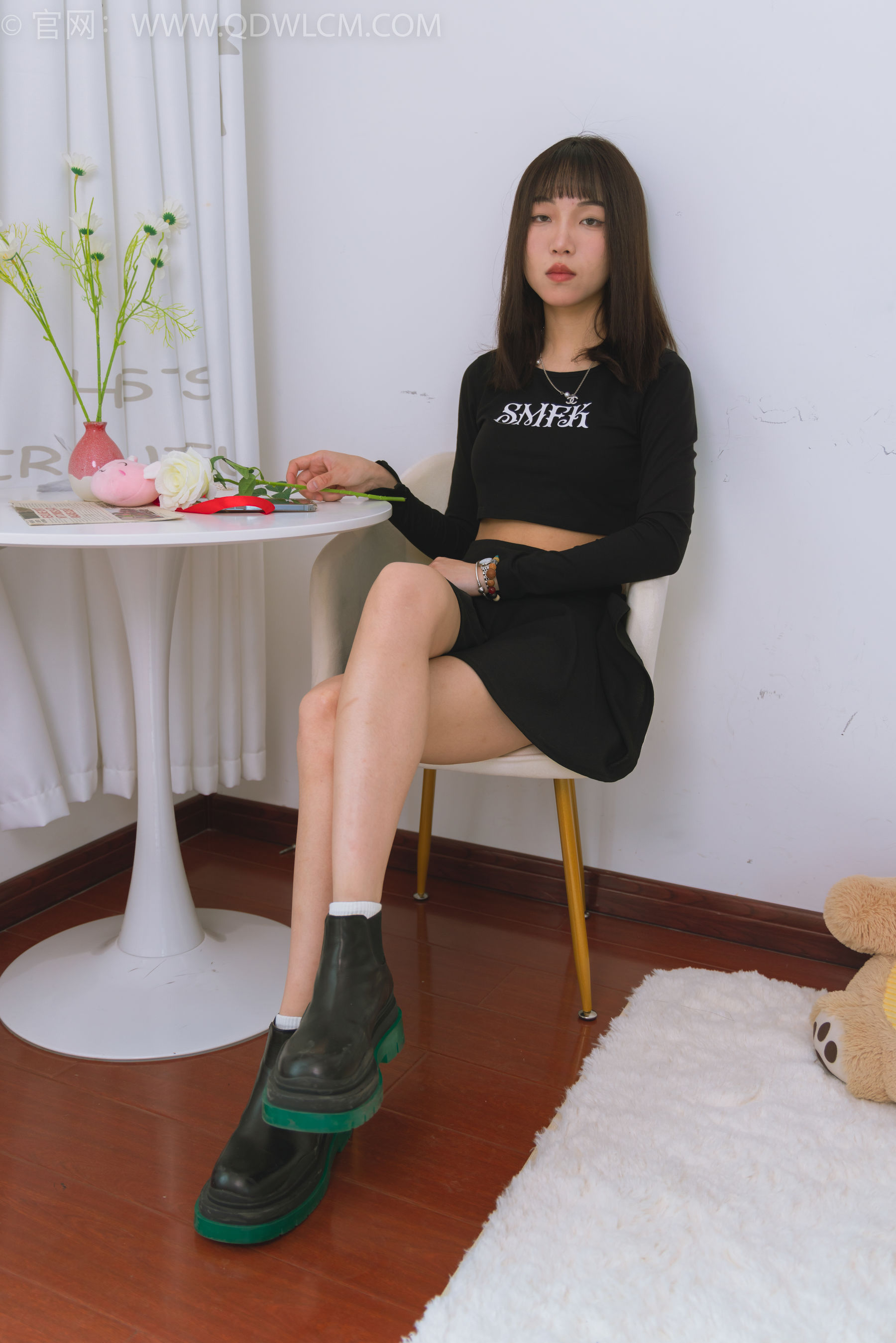 物恋传媒 No.1532 琪琪-黑色的花（150P）