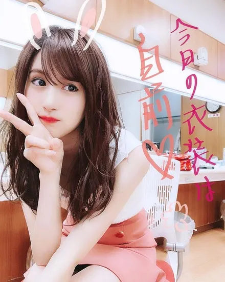 阿部菜渚美 ビジネスクリックキャスターの泳装写真 21P