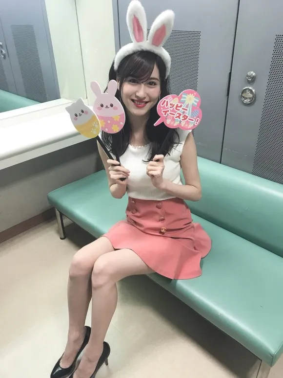 阿部菜渚美 ビジネスクリックキャスターの泳装写真 21P