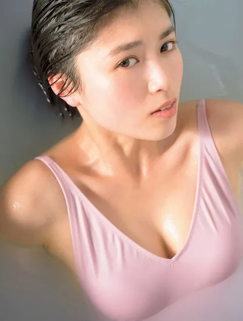 北向珠夕 8頭身グラマラス美女の泳装写真　51P③