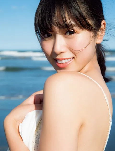 北向珠夕 8頭身グラマラス美女の泳装写真　50P④