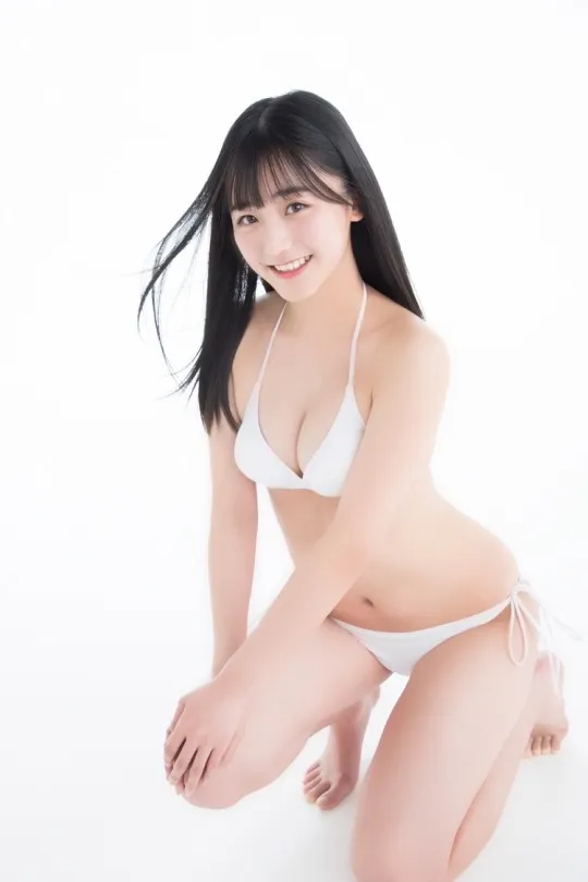 制コレ2020　ファイナリストグラビア　64P②