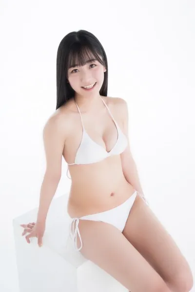 制コレ2020　ファイナリストグラビア　64P②