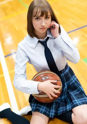 制コレ2020　ファイナリストグラビア　64P②