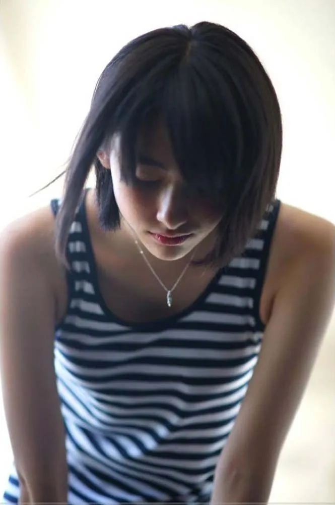 早見あかり　グラビアと谷間画像　22P