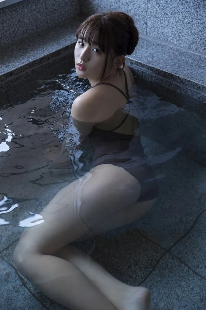 浅川梨奈　グラビア泳装写真　58P③