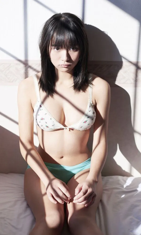 浅川梨奈　グラビア泳装写真　58P③