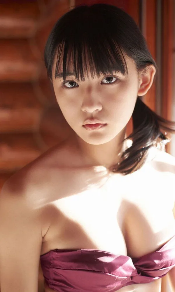 浅川梨奈　グラビア泳装写真　58P③