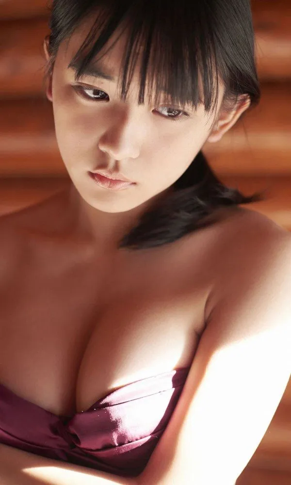 浅川梨奈　グラビア泳装写真　58P③